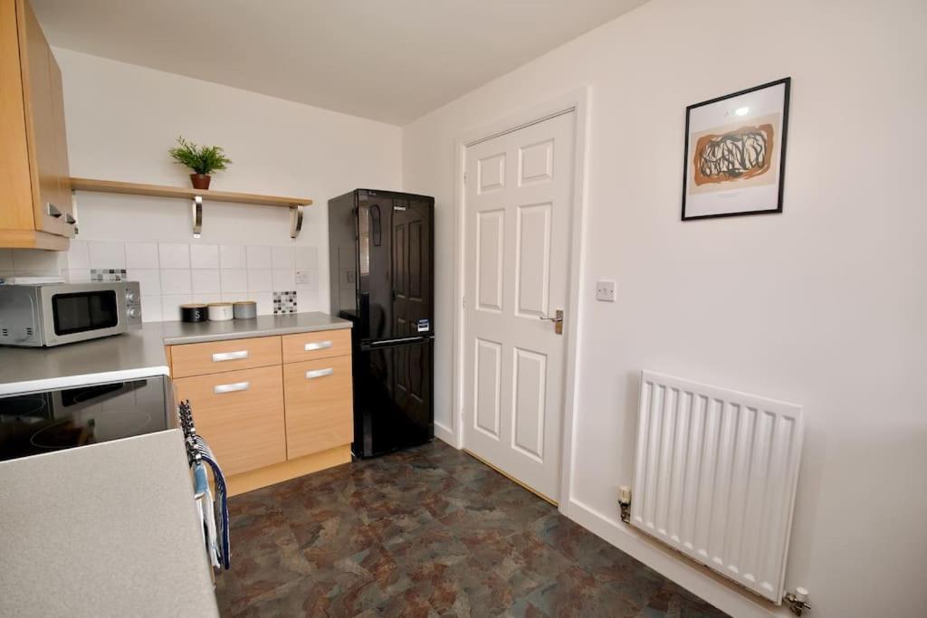Villa Highley'S Nest - Fully Furnished Gem, Free Private Parking, Sky Tv & Netflix Coventry Exterior foto
