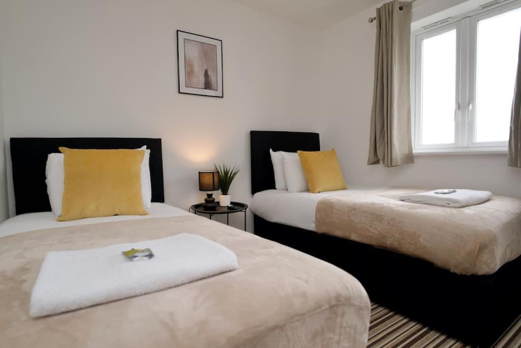 Villa Highley'S Nest - Fully Furnished Gem, Free Private Parking, Sky Tv & Netflix Coventry Exterior foto