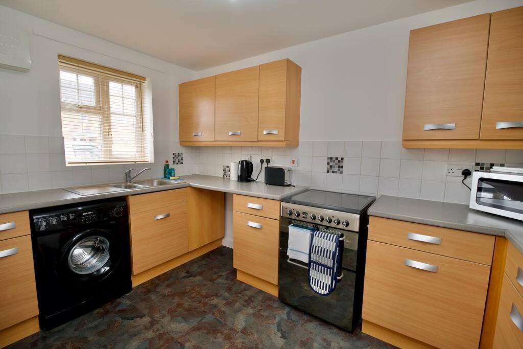 Villa Highley'S Nest - Fully Furnished Gem, Free Private Parking, Sky Tv & Netflix Coventry Exterior foto
