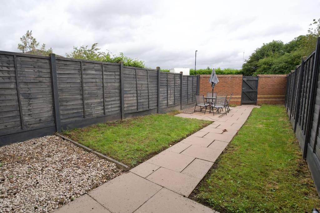 Villa Highley'S Nest - Fully Furnished Gem, Free Private Parking, Sky Tv & Netflix Coventry Exterior foto
